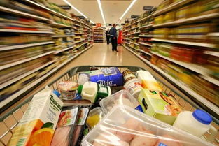 盤龍融媒追蹤報道 突擊檢查食品經營單位，全力守護群眾“舌尖上的安全”