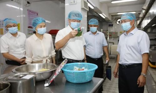 肖亞非赴南城街道開展食品經營主體包保與節前食品安全檢查工作，筑牢安全防線